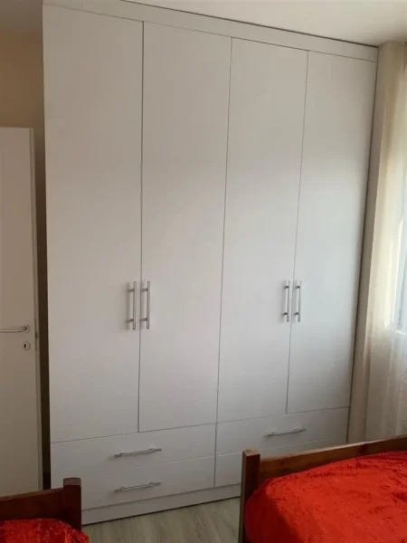 Tirane, jepet me qera apartament 2+1 Kati 4, 90 m² 700 € 