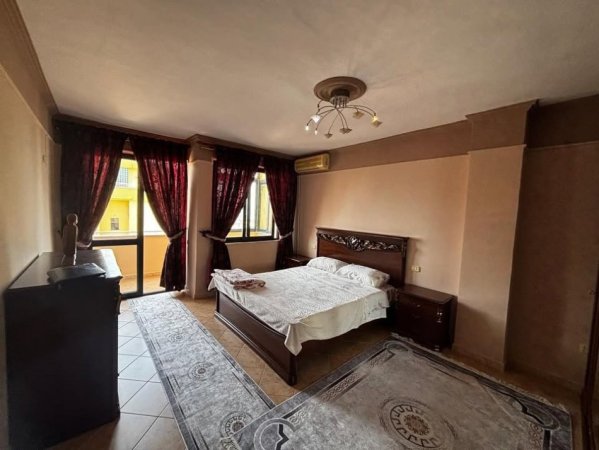 Durres, jepet me qera apartament 1+1 Kati 8, 85 m² 350 € (Plazh,Durres)