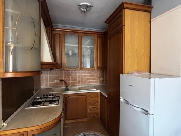 Durres, jepet me qera apartament 1+1 Kati 8, 85 m² 350 € (Plazh,Durres)