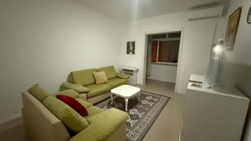 Tirane, jepet me qera apartament 1+1 , 80 m² 550 € (Square 21root)