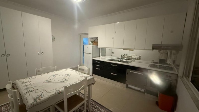 Tirane, jepet me qera apartament 1+1 , 80 m² 550 € (Square 21root)