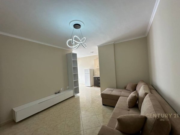 Tirane, jap me qera apartament 2+1 Kati 7, 80 m² 500 € (Astir)