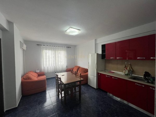 Tirane, jap me qera apartament 1+1 Kati 3, 70 m² 550 € (Stacioni Trenit)