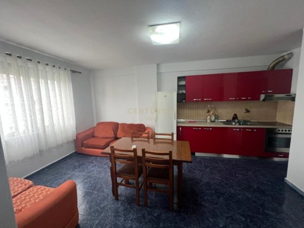 Tirane, jap me qera apartament 1+1 Kati 3, 70 m² 550 € (Stacioni Trenit)