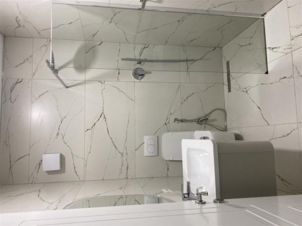 Tirane, jepet me qera apartament 1+1 Kati 2, 67 m² 750 € (Rruga e Durresit)