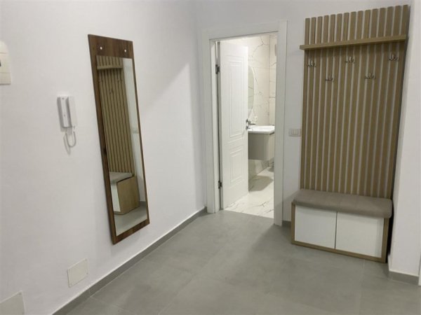 Tirane, jepet me qera apartament 1+1 Kati 2, 67 m² 750 € (Rruga e Durresit)