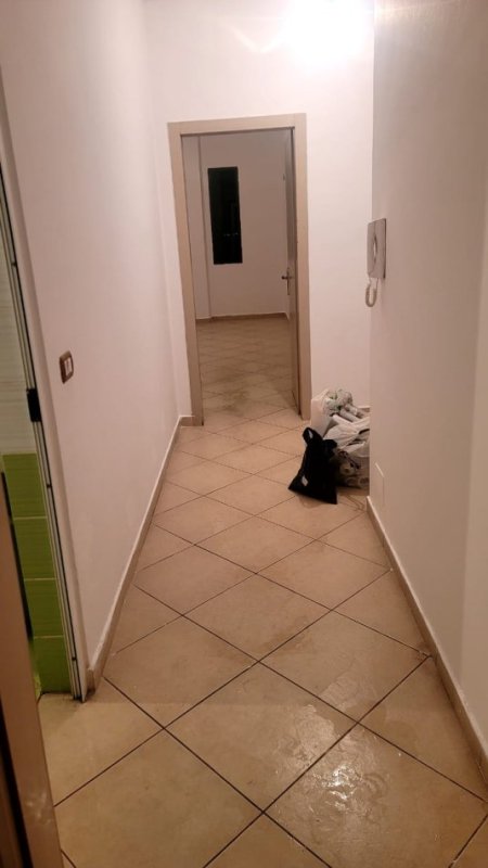 Jepet me Qera Apartament Bosh 2+1 ne Astir tek (2 Palmat),   80 m² 350 €uro