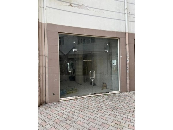 Tirane, jepet me qera ambjent biznesi Kati 0, 280 m² 1.400 € (Fresku)