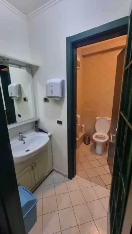 Tirane, shitet ambjent biznesi , 351 m² 1.500.000 € (Sheshi Willson)