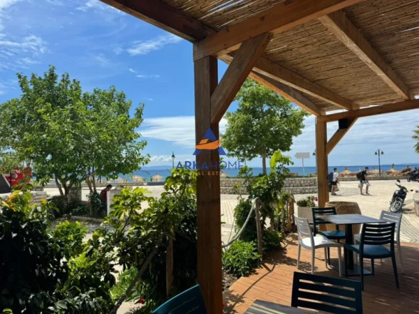 Vlore, jepet me qera bar-resorant Kati 0, 400 m² 30.000 € (HIMARE)