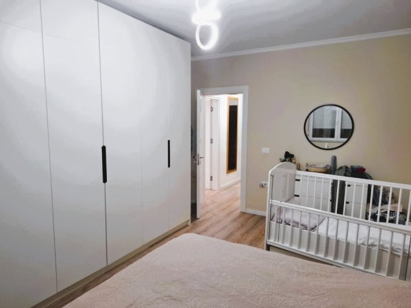 Tirane, shes apartament 1+1+Ballkon Kati 3, 74 m² 160.000 € (Rruga Sali Butka, pranë Square 21 dhe Kompleksit Delijorgji)