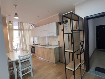 Tirane, jepet me qera apartament 1+1+Ballkon Kati 2, 67 m² 400 € (Kompleksi Fratari)