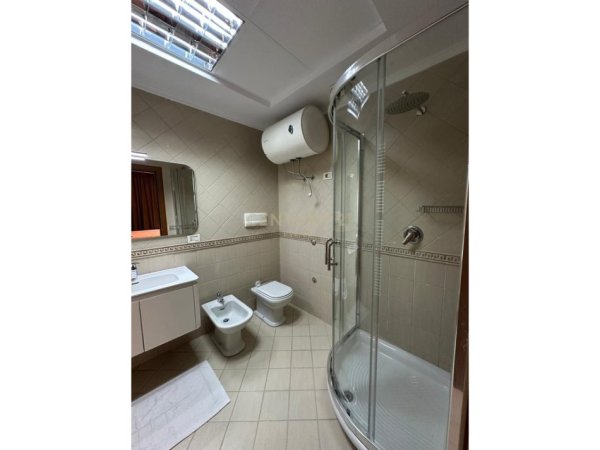 Tirane, jepet me qera apartament 2+1 Kati 6, 124 m² 1.500 € (Prane Rruges se Elbasanit)