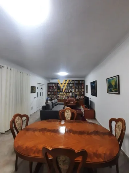 Tirane, jepet me qera apartament 2+1+Ballkon Kati 0, 95 m² 800 € (QENDER)