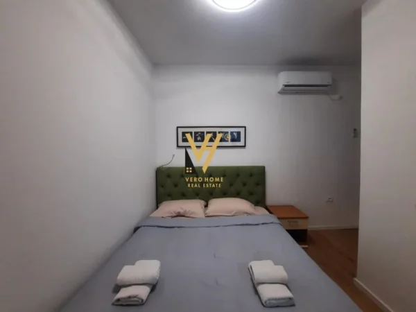 Tirane, jepet me qera apartament 2+1+Ballkon Kati 0, 95 m² 800 € (QENDER)