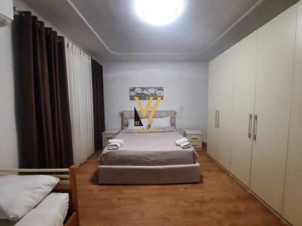 Tirane, jepet me qera apartament 2+1+Ballkon Kati 0, 95 m² 800 € (QENDER)