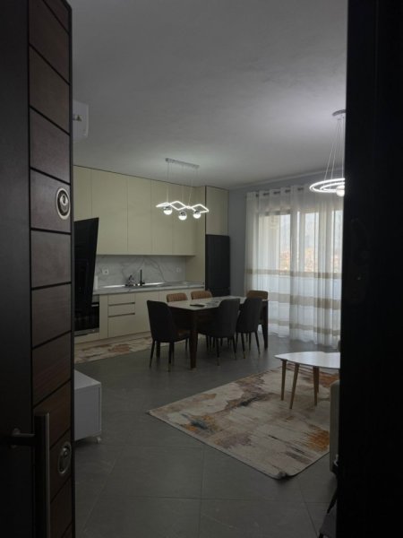 Tirane, jepet me qera 2+1 Kati 9, 110 m² 750 € (RIVER RESIDENCE)