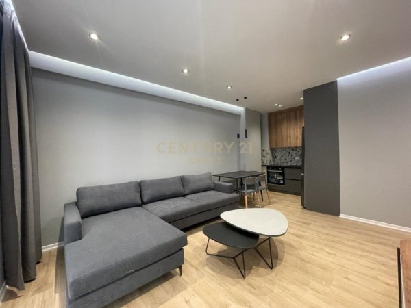 Tirane, jepet me qera 1+1 Kati 2, 73 m² 600 € (Don Bosko)