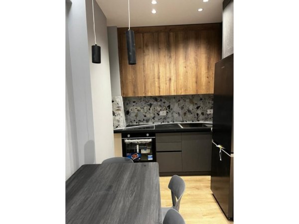 Tirane, jepet me qera 1+1 Kati 2, 73 m² 600 € (Don Bosko)