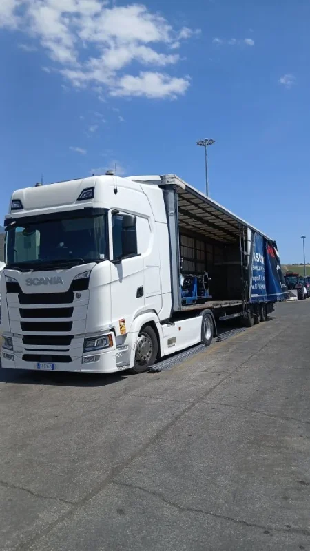 Itali, shes Koke Trajleri Scania s500 Nafte, e bardhë automatik Klima 65.000 €