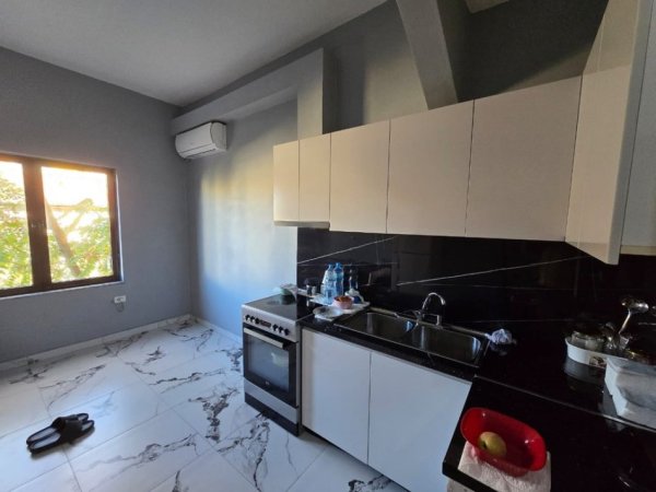 Tirane, shitet apartament 1+1+Ballkon Kati 3, 47 m² 