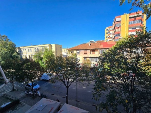 Tirane, shitet apartament 1+1+Ballkon Kati 3, 47 m² 