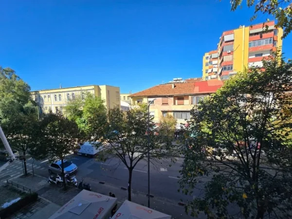 Tirane, shitet apartament 1+1+Ballkon Kati 3, 47 m² 