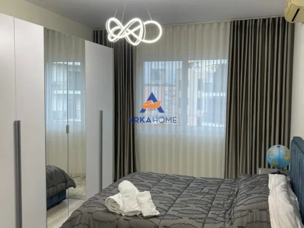 Tirane, jepet me qera apartament 1+1+Ballkon Kati 8, 70 m² 1.000 € (RRUGA E KOSOVAREVE)