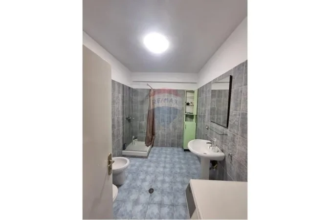 Tirane, shitet apartament 2+1 Kati 5, 120 m² 192.000 € (Rruga Don Bosko)