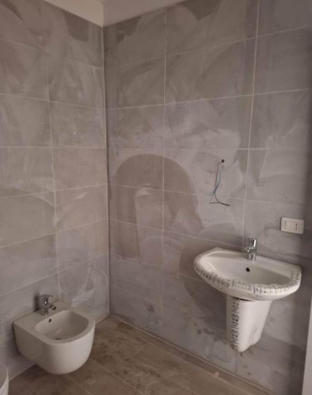 Tirane, shitet apartament 2+1 Kati 5, 101 m² 175.000 € (KOMPLEKSI TURDIU)