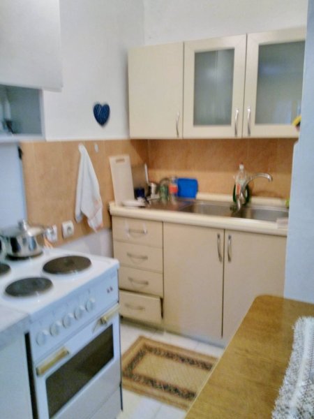 Tirane, jepet me qera apartament 1+1+Aneks+Ballkon Kati 2, 65 m² 450 € (Petro Nini Luarasi)
