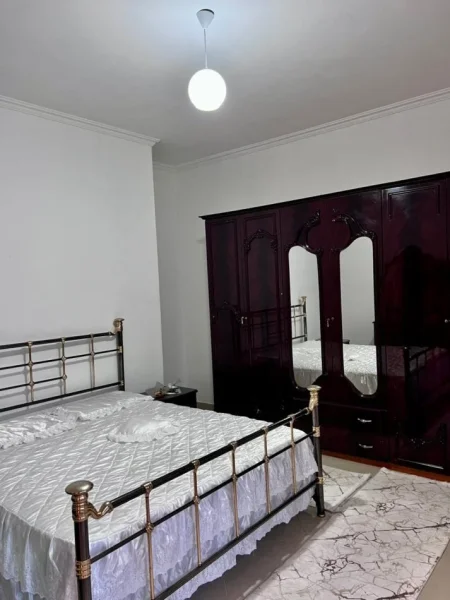 Tirane, jepet me qera apartament 2+1+Aneks+Ballkon Kati 4, 115 m² 500 € (Prane Universitetit Marlin Barleti)