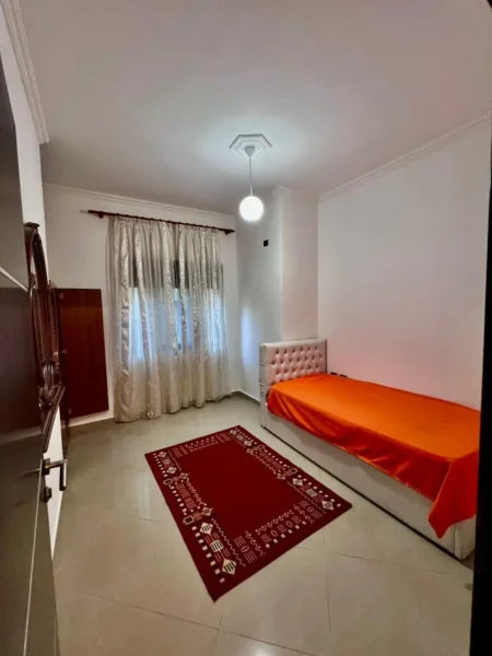 Tirane, jepet me qera apartament 2+1+Aneks+Ballkon Kati 4, 115 m² 500 € (Prane Universitetit Marlin Barleti)
