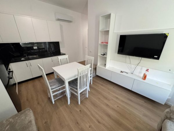 Tirane, jepet me qera apartament 2+1 Kati 3, 450 €