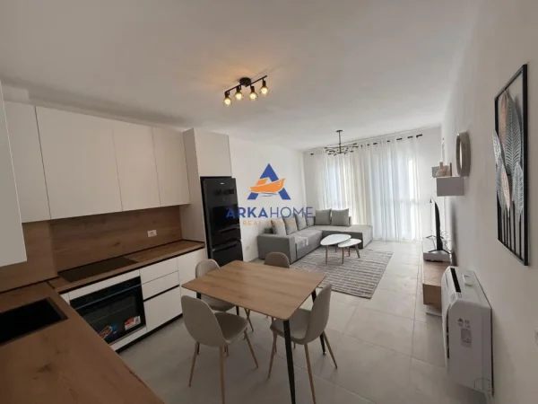 Tirane, jepet me qera apartament 2+1+Ballkon Kati 1, 84 m² 550 € (qtu)