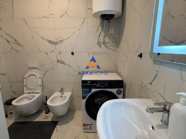 Tirane, jepet me qera apartament 2+1+Ballkon Kati 1, 84 m² 550 € (qtu)