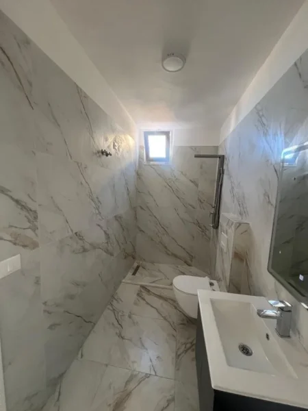 Durres, shitet apartament 2+1+Ballkon Kati 10, 85 m² 128.000 € (Rruga Pavarsia Durres)