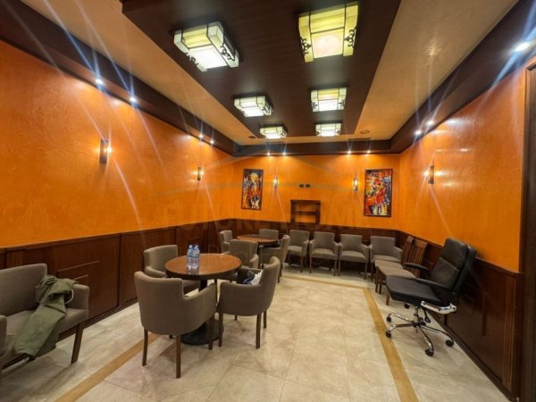 Tirane, jepet me qera ambjent biznesi Kati -1, 418 m² 2.900 € 