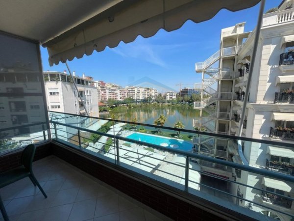 Tirane, jepet me qera apartament 3+1+Ballkon Kati 4, 134 m² 1.200 € (Liqeni i Thate)