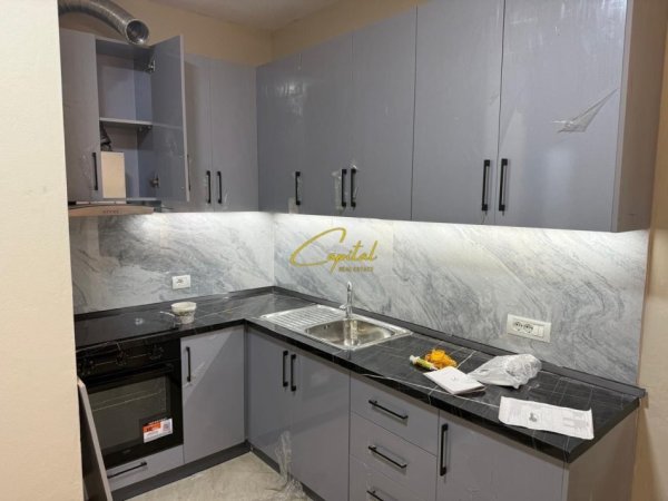 Tirane, jepet me qera apartament 2+1 Kati 7, 93 m² 350 € (ASTIR)