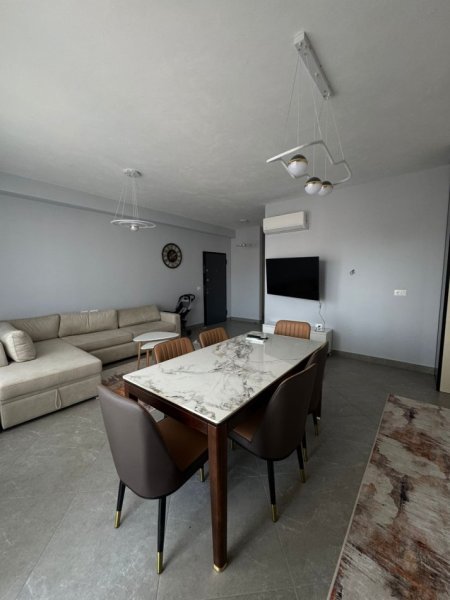 Tirane, jepet me qera 2+1 , 98 m² 750 € (Fusha Aviacionit)
