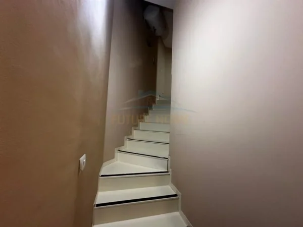 Tirane, shitet apartament duplex 1+1 Kati 0, 46 m² 87.000 € (Liqeni i Thate)