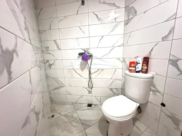 Tirane, shitet apartament duplex 1+1 Kati 0, 46 m² 87.000 € (Liqeni i Thate)