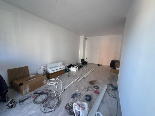 Tirane, jepet me qera apartament 1+1 Kati 3, 65 m² 350 € 