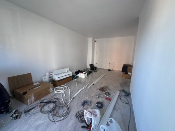 Tirane, jepet me qera apartament 1+1 Kati 3, 65 m² 350 € 