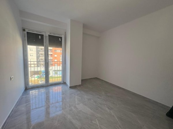 Tirane, jepet me qera apartament 1+1 Kati 3, 65 m² 350 € 