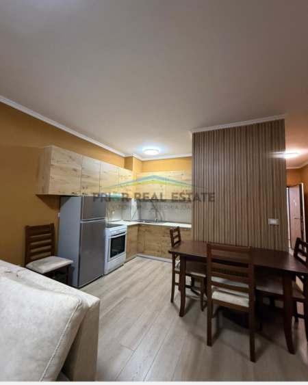 Tirane, jepet me qera apartament 2+1+Ballkon Kati 11, 110 m² 70.000 ALL(Komuna E Parisit)