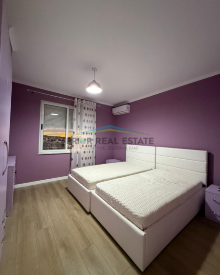 Tirane, jepet me qera apartament 2+1+Ballkon Kati 11, 110 m² 70.000 ALL(Komuna E Parisit)