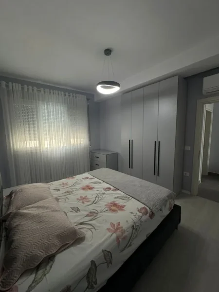 Tirane, jepet me qera apartament 2+1 Kati 9, 89 m² 750 € (River Residence)