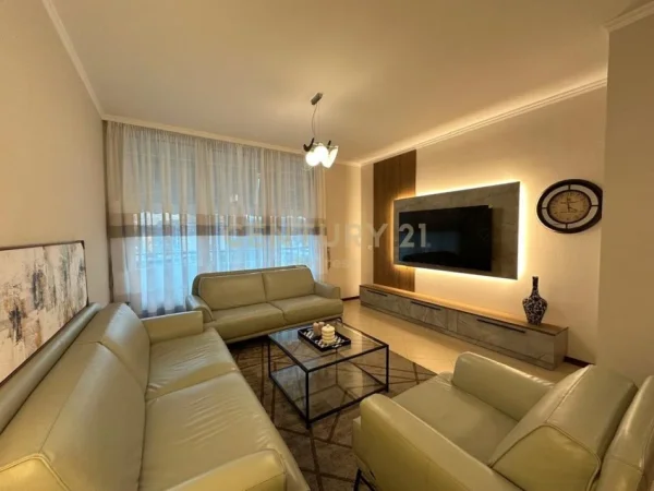 Tirane, jepet me qera apartament 2+1 Kati 6, 124 m² 1.500 € (ETC)